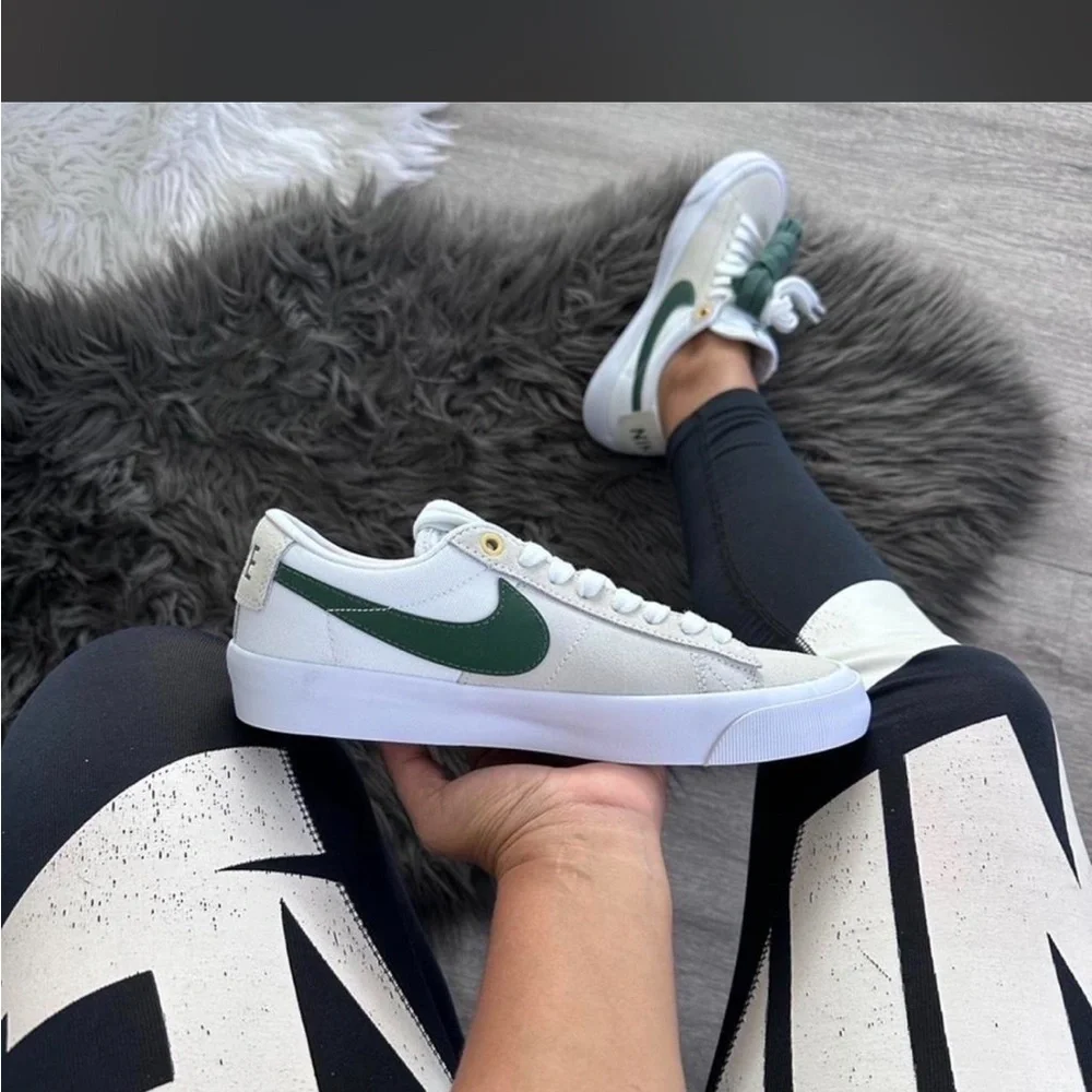 Nike Women's Gray & Green Low-Top Sneakers
